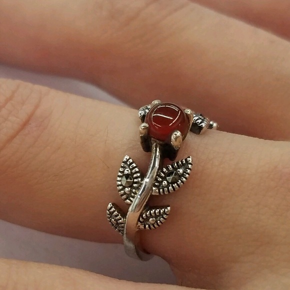 Sterling Silver Round Red Leaves Agate Marcasite - Picture 2 of 4